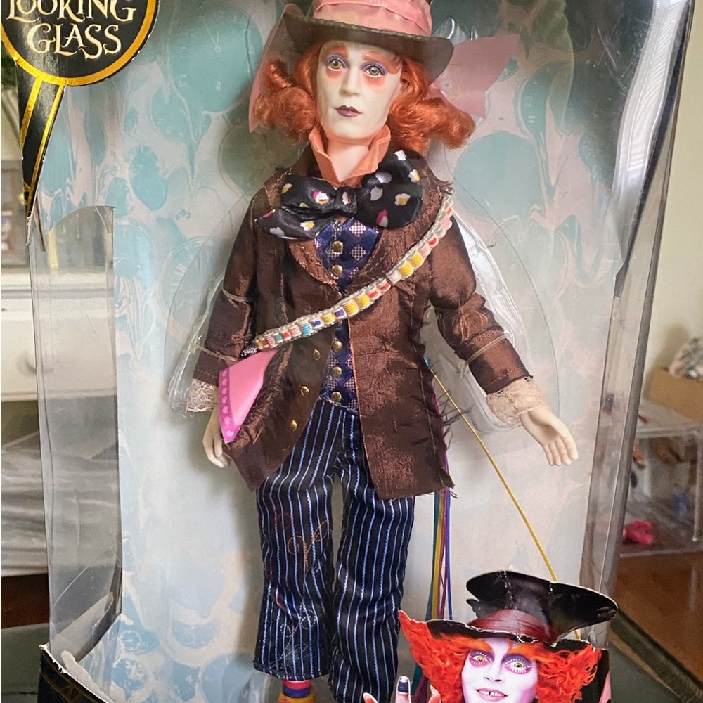 Disney - Alice Through the Looking Glass - Mad Hatter Doll - New in Box